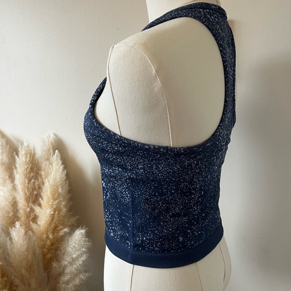 Lululemon Ebb to Street Cropped Tank Top
Distorted Noise Mineral Blue - Sz 6 - Picture 4 of 7